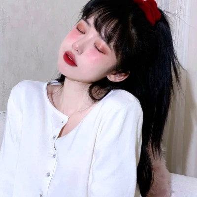 最新最热真人女生头像