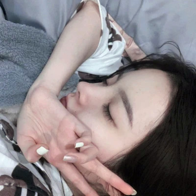 最新最热真人女生头像