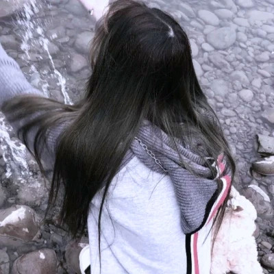 最新最热真人女生头像