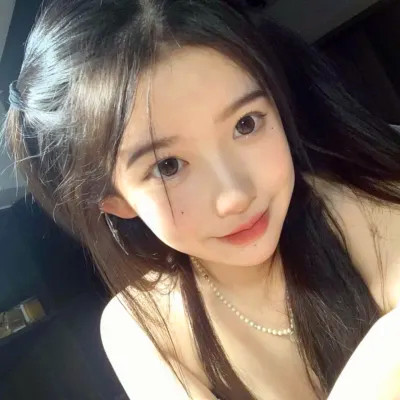 独具魅力真人女生头像