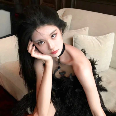 独具魅力真人女生头像
