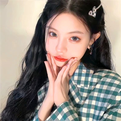 独具魅力真人女生头像