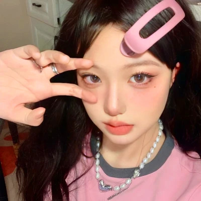 独具魅力真人女生头像