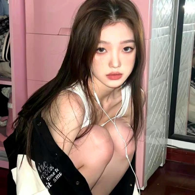 独具魅力真人女生头像