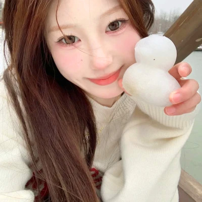 最新最热微信女生头像