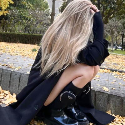 超酷微信女生头像