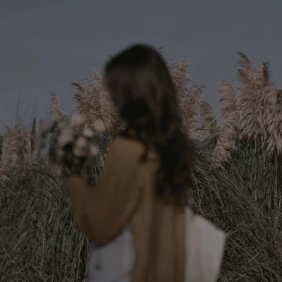女生仙气飘飘的背影头像图片