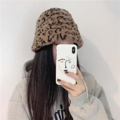头像女生戴帽子
