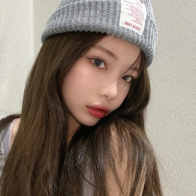 头像女生戴帽子