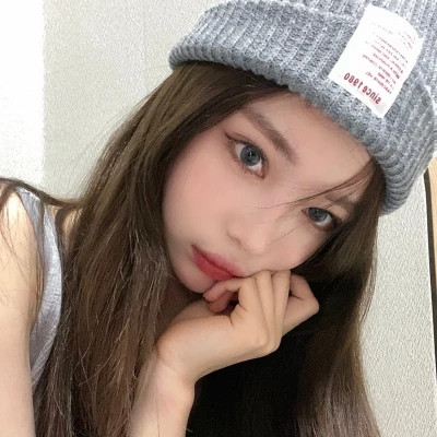 头像女生戴帽子