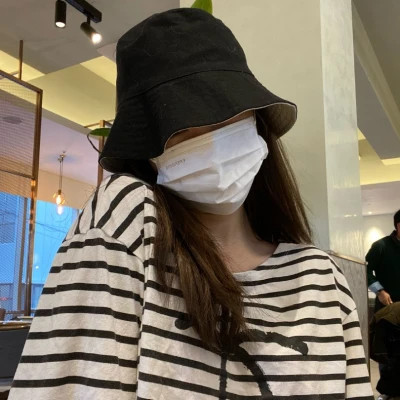 头像女生戴帽子