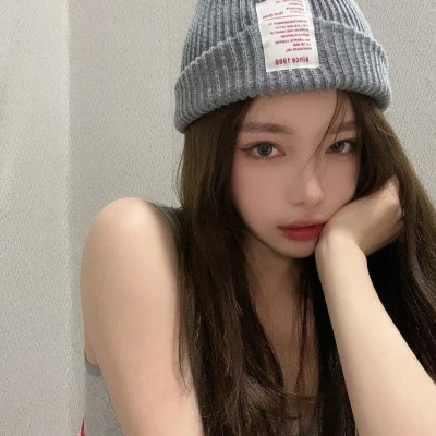 头像女生戴帽子