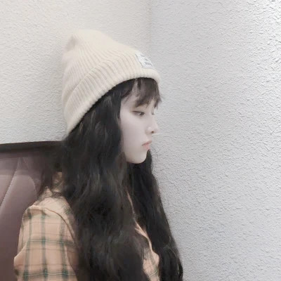 戴帽子的最新女头像图片