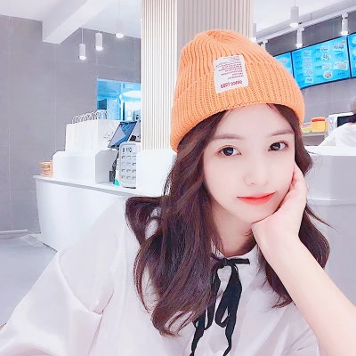 戴帽子的最新女头像图片