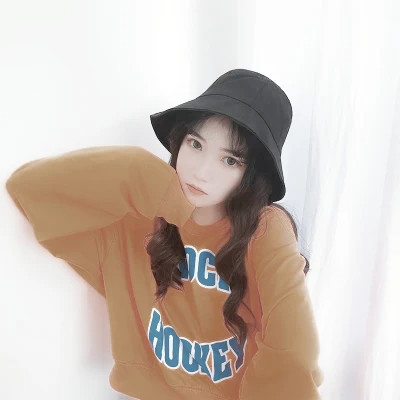 酷酷的戴帽子女生头像图片
