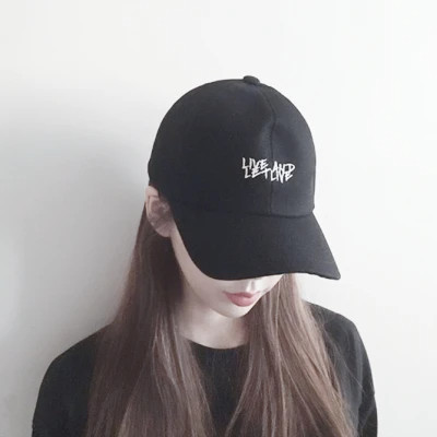 酷酷的戴帽子女生头像图片