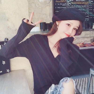戴帽子女生头像高级真人图片