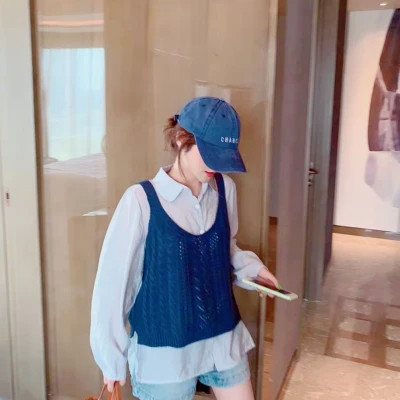 女生头像高冷戴帽子侧脸