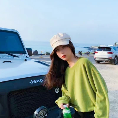 女生头像高冷戴帽子侧脸