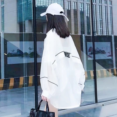 女生头像高冷戴帽子侧脸