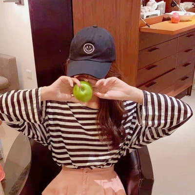美女戴帽子图片头像