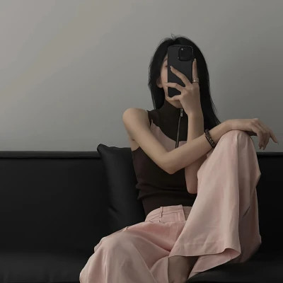 女生自拍高级感头像图片