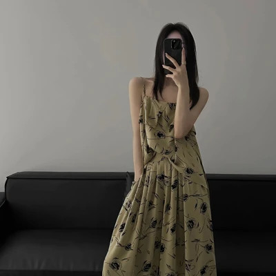 女生拿手机挡脸的头像图片