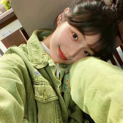 好看的绿色头像女生高清图片