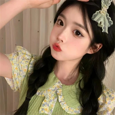 好看的绿色头像女生高清图片