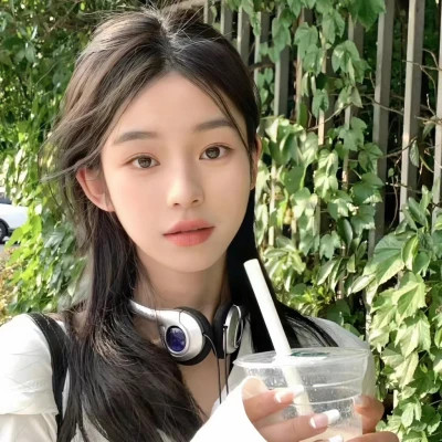 好看的绿色头像女生高清图片