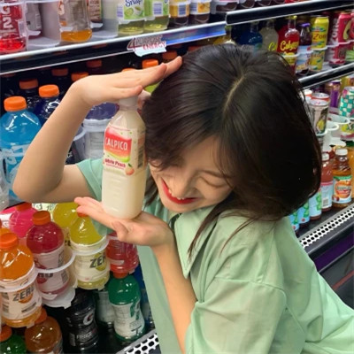 好看的绿色头像女生高清图片