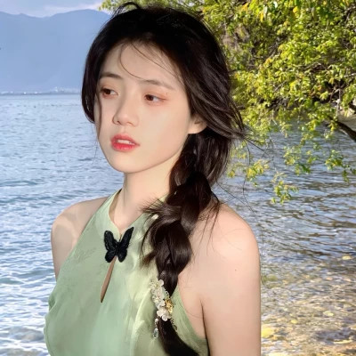 好看的绿色头像女生高清图片