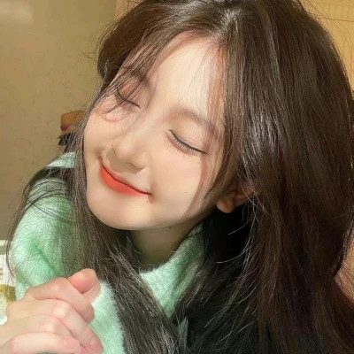 好看的绿色头像女生高清图片