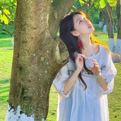 好看的绿色头像女生高清图片