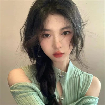 好看的绿色头像女生高清图片