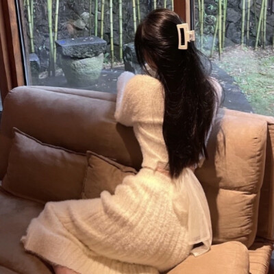 女生超好看的不露脸背影头像图片