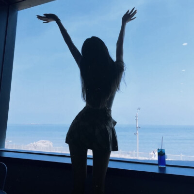 女生超好看的不露脸背影头像图片