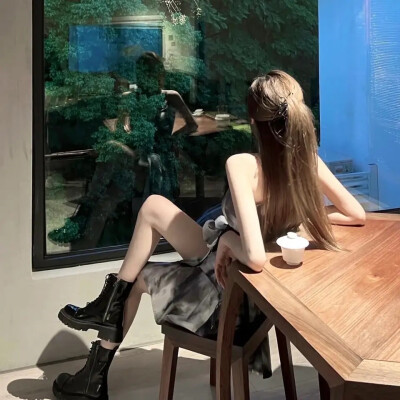 女生超好看的不露脸背影头像图片