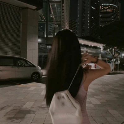 女生超好看的不露脸背影头像图片