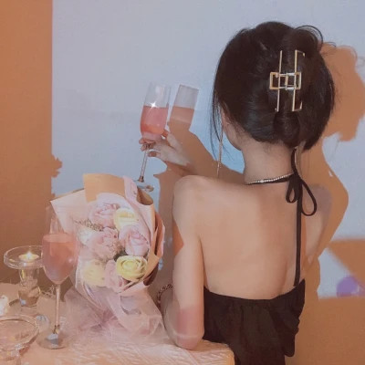 女生超好看的不露脸背影头像图片