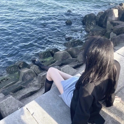 迷人女生背影头像