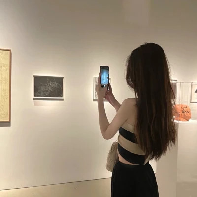 迷人女生背影头像
