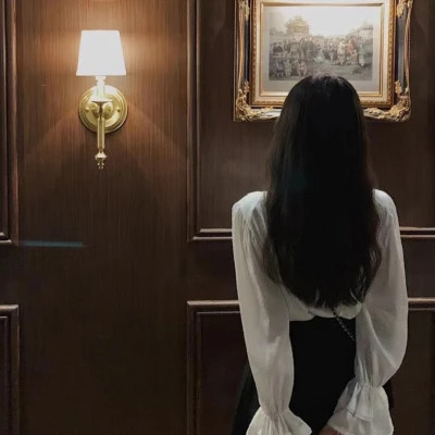 迷人女生背影头像