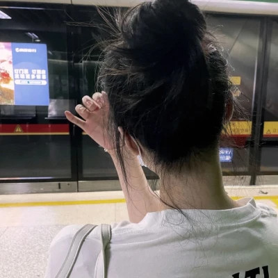 迷人女生背影头像