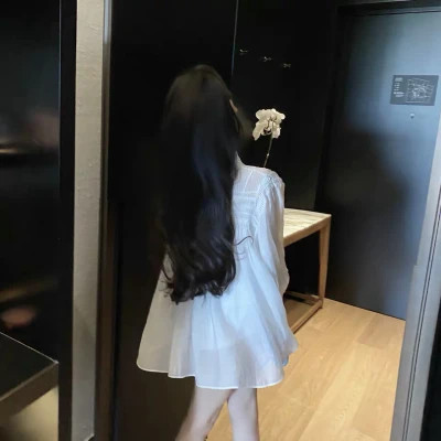 迷人女生背影头像