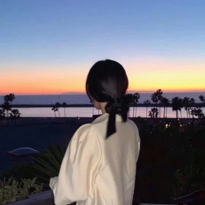 女生背影头像