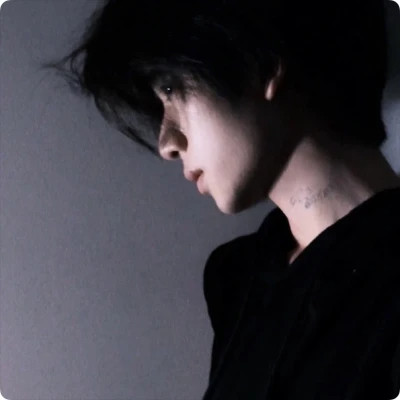 氛围感拉满的小众头像男