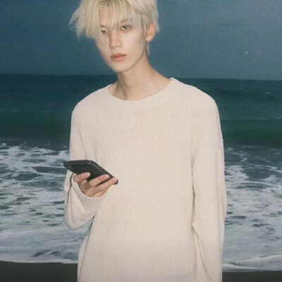 氛围感拉满的小众头像男