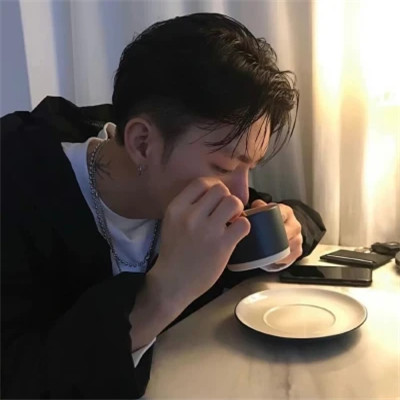 高级氛围感帅气男生头像图片