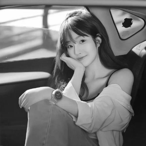 女生头像黑白图片2025最火爆